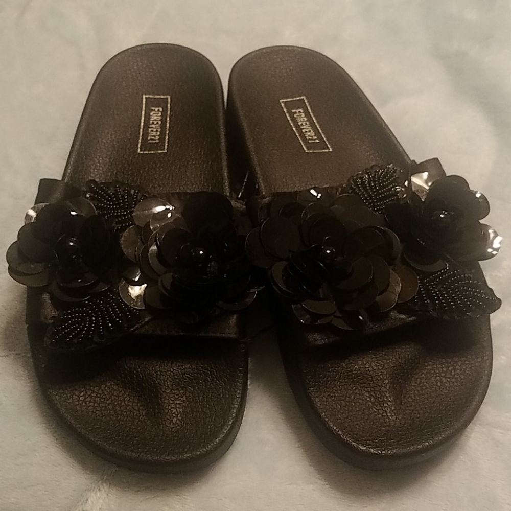 2/$15 Forever 21 Black Flower Slides